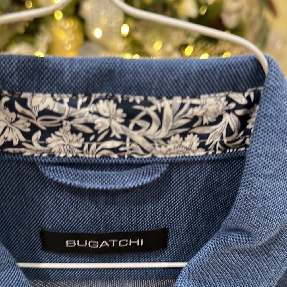 Almost New Bugatchi Button Down Shirt View 3